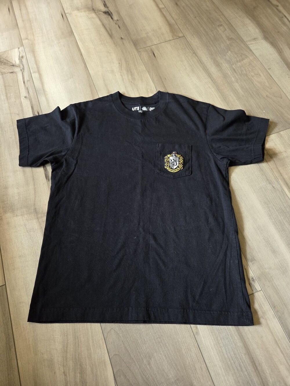 Uniqlo/Harry Potter Black Short‑Sleeve Pocket Hufflepuff Tee